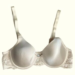 Wacoal Seasonal Fashion Lace Cream Contour Underwire Padded Bra (Size 34B)